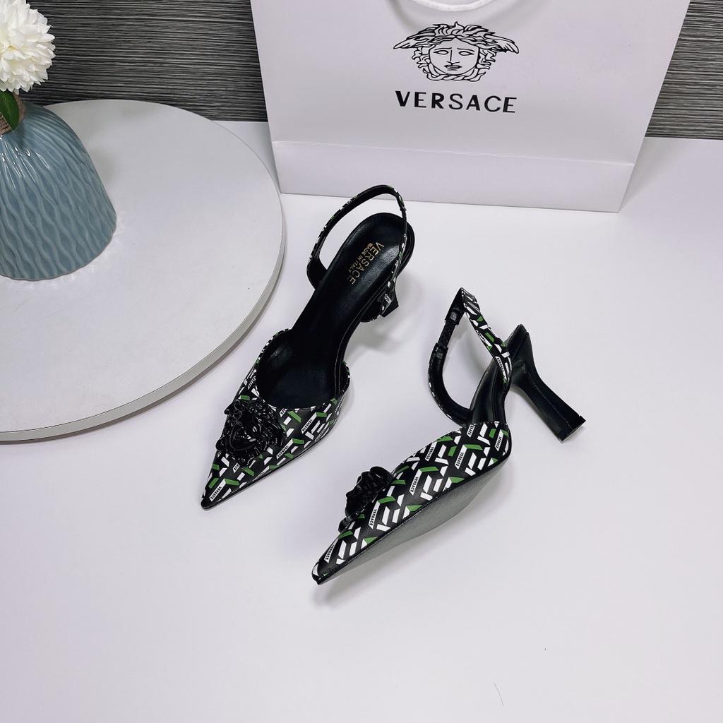 Versace Zapatos Monogram Slingback Pump