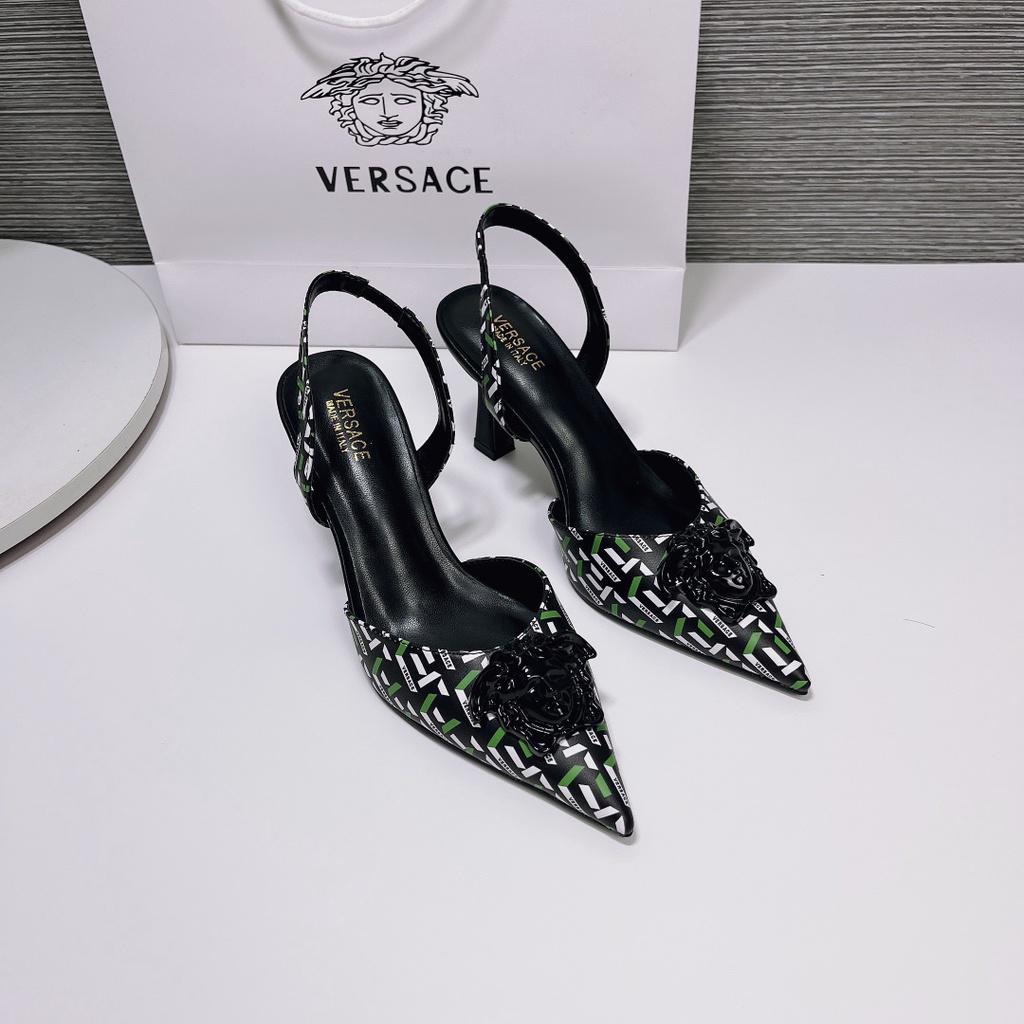 Versace Zapatos Monogram Slingback Pump