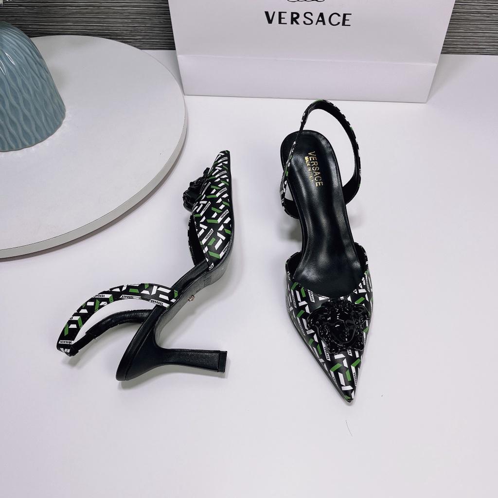Versace Zapatos Monogram Slingback Pump