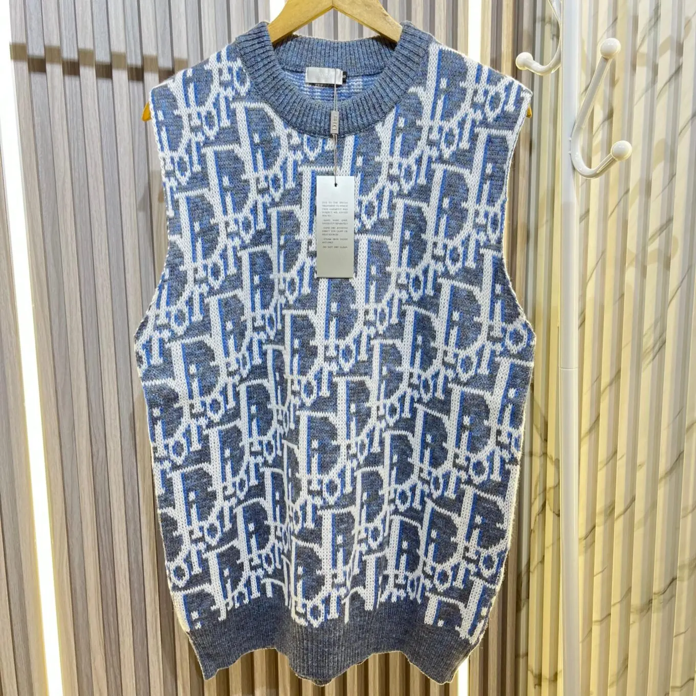 WhatsApp-Image-2024-10-22-at-6.00.50-PM Christian Dior Monogram Knitted Sleeveless Warm Top