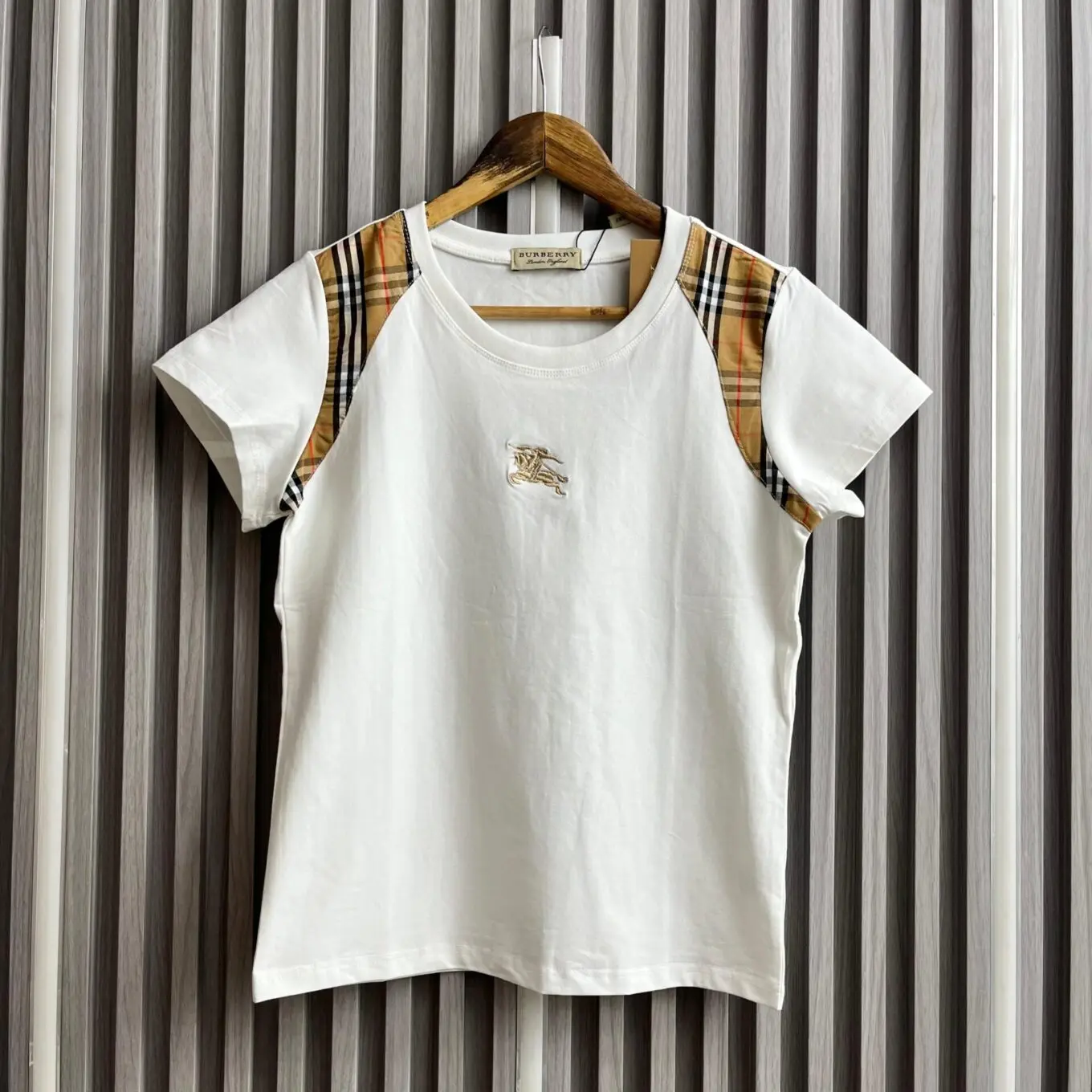 WhatsApp-Image-2025-06-14-at-3.23.00-PM Burberry White Signature T-shirt For Women
