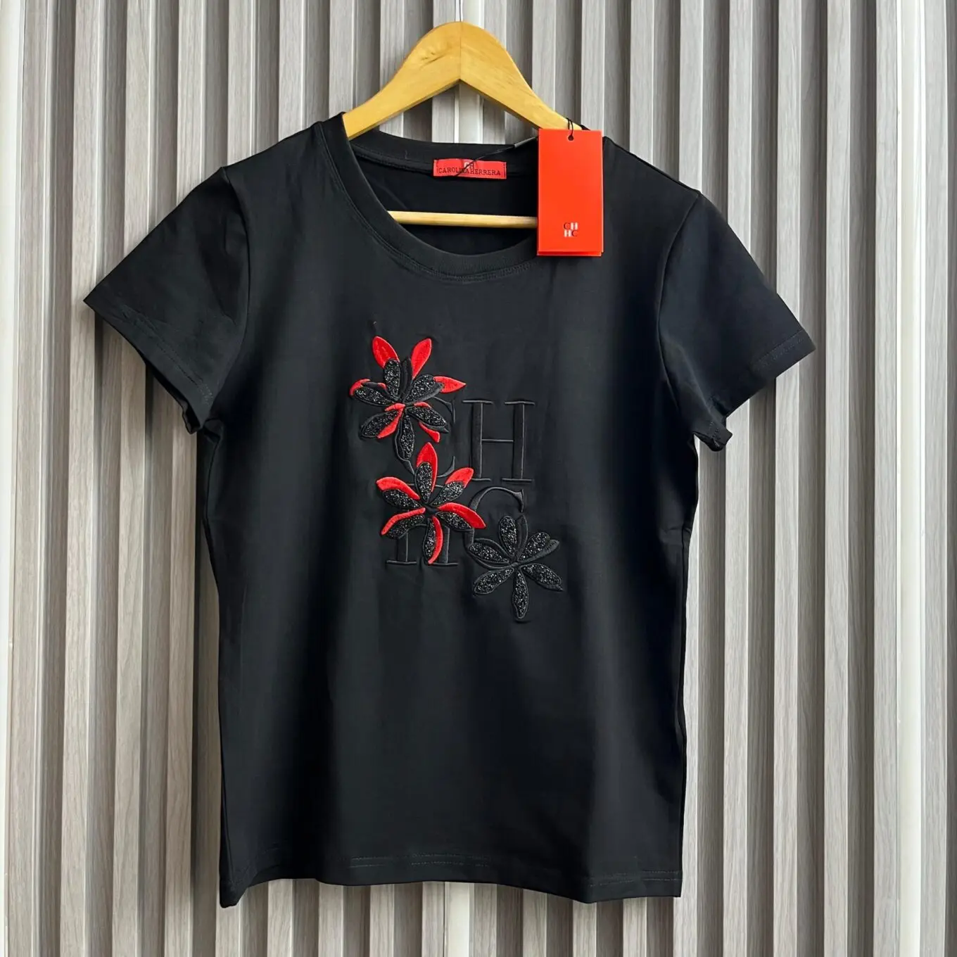 WhatsApp-Image-2025-06-14-at-4.34.59-PM Carolina Herrera Black Tshirt For Women