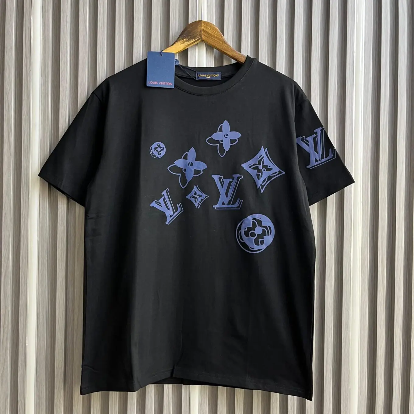 WhatsApp-Image-2025-06-17-at-11.57.48-AM Louis Vuitton Black Printed Oversized T-shirt For Women