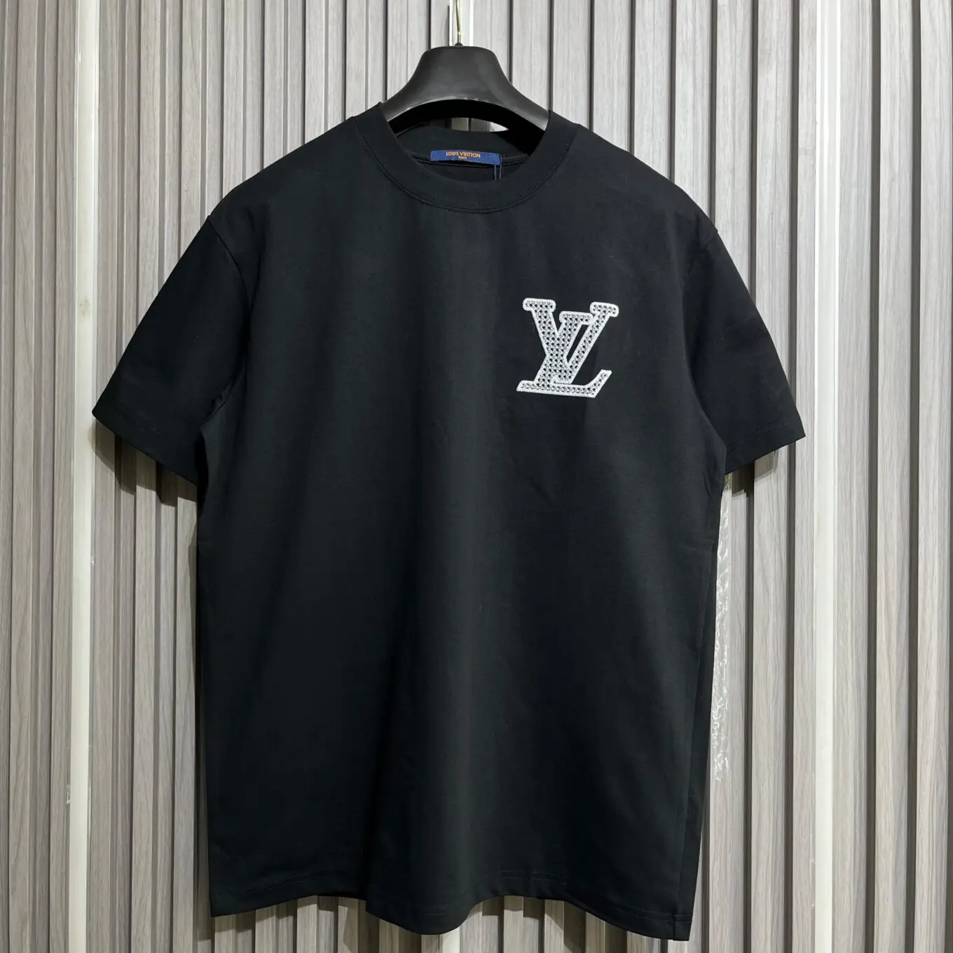 WhatsApp-Image-2025-09-13-at-3.37.17-PM Louis Vuitton Classic Logo Black T-Shirt For Men