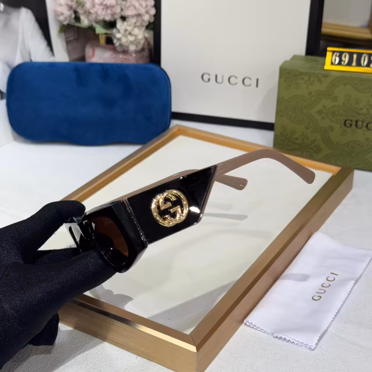 WhatsApp Image 2025-11-01 at 5.33.08 PM (1) Gucci Reverse GG Women’s Sunglass