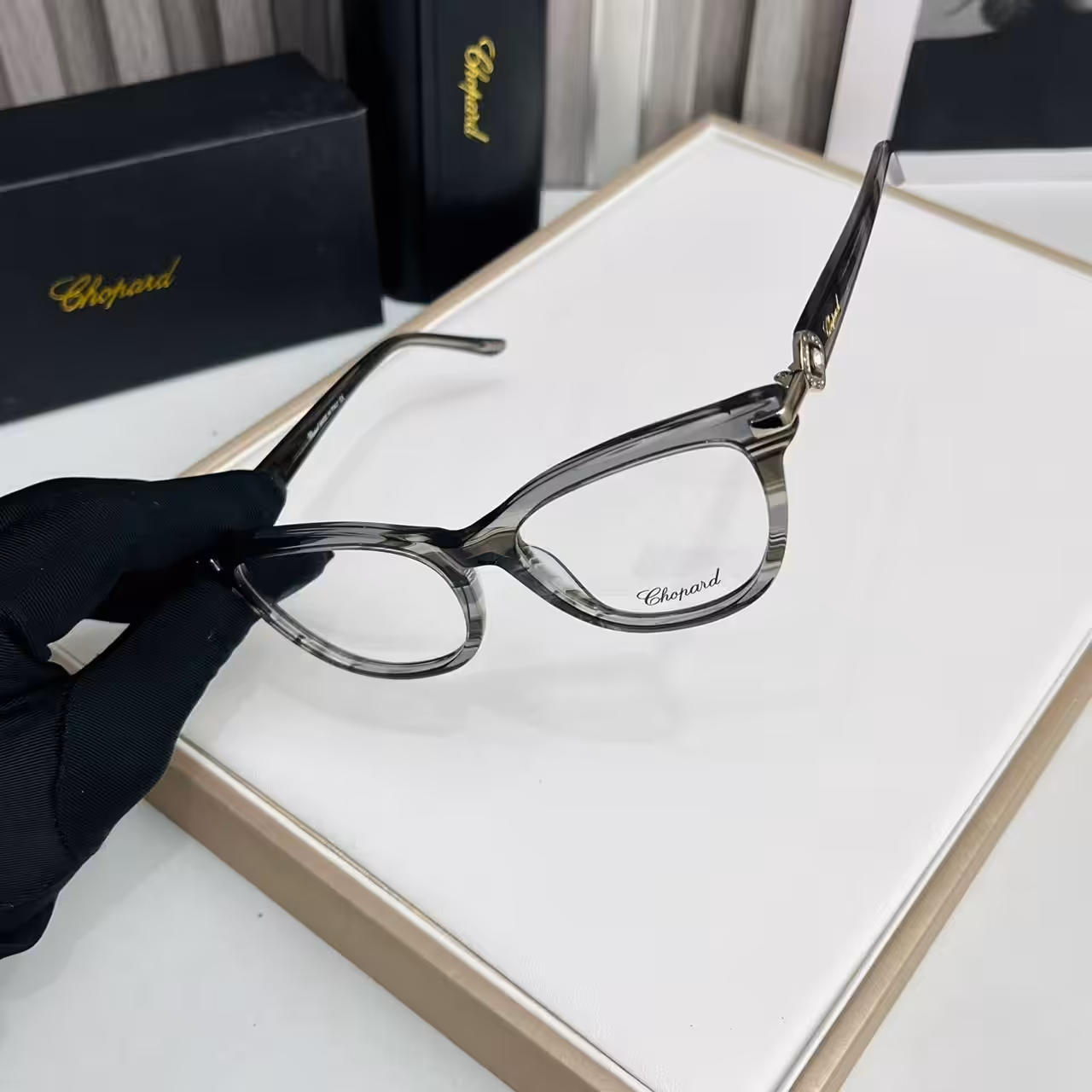 WhatsApp Image 2025-11-20 at 7.26.20 PM (1) Chopard Women’s Grey Marble Cat-Eye Optical Frame