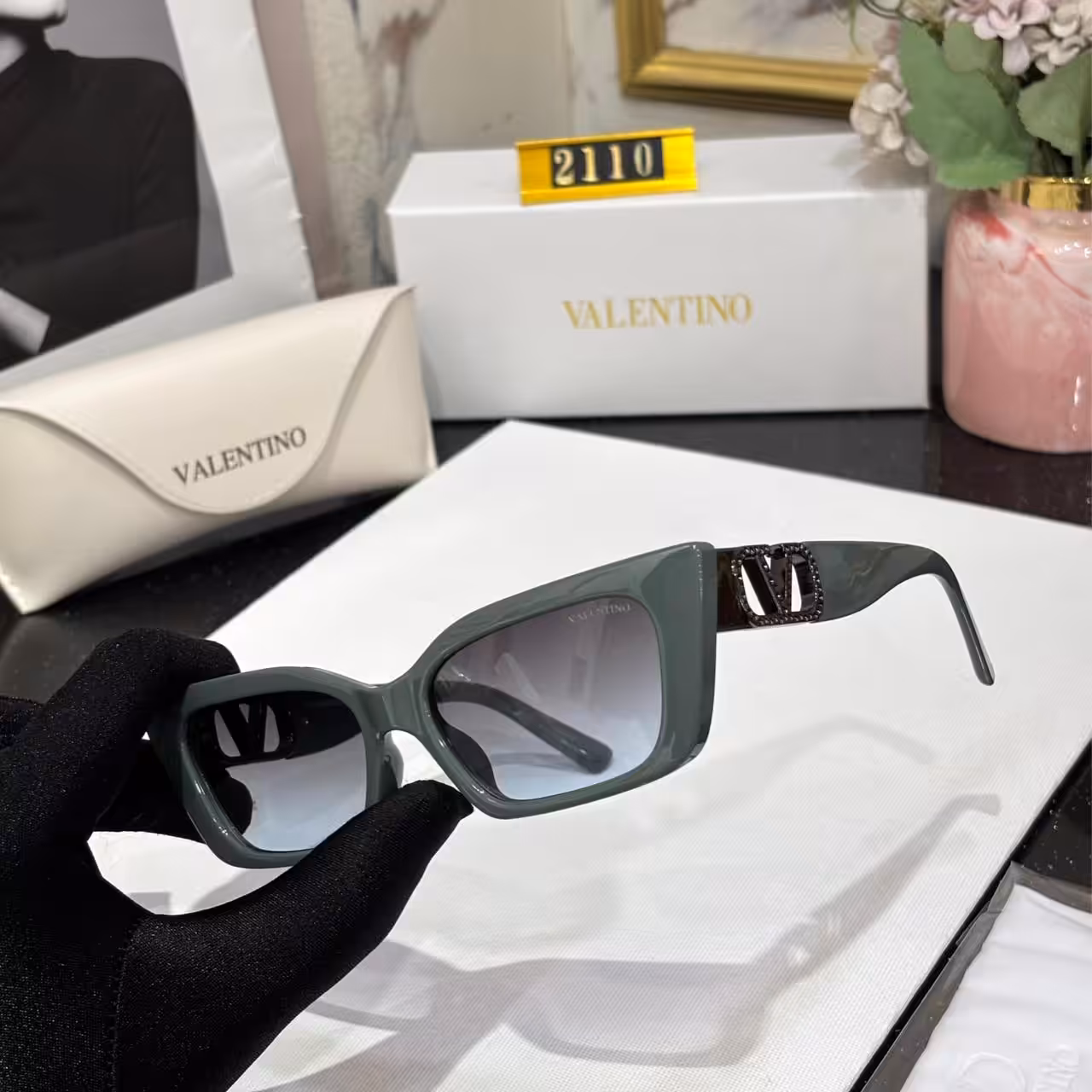 WhatsApp Image 2026-01-08 at 12.43.04 AM (1) Valentino Green Cat-Eye Gradient Sunglasses