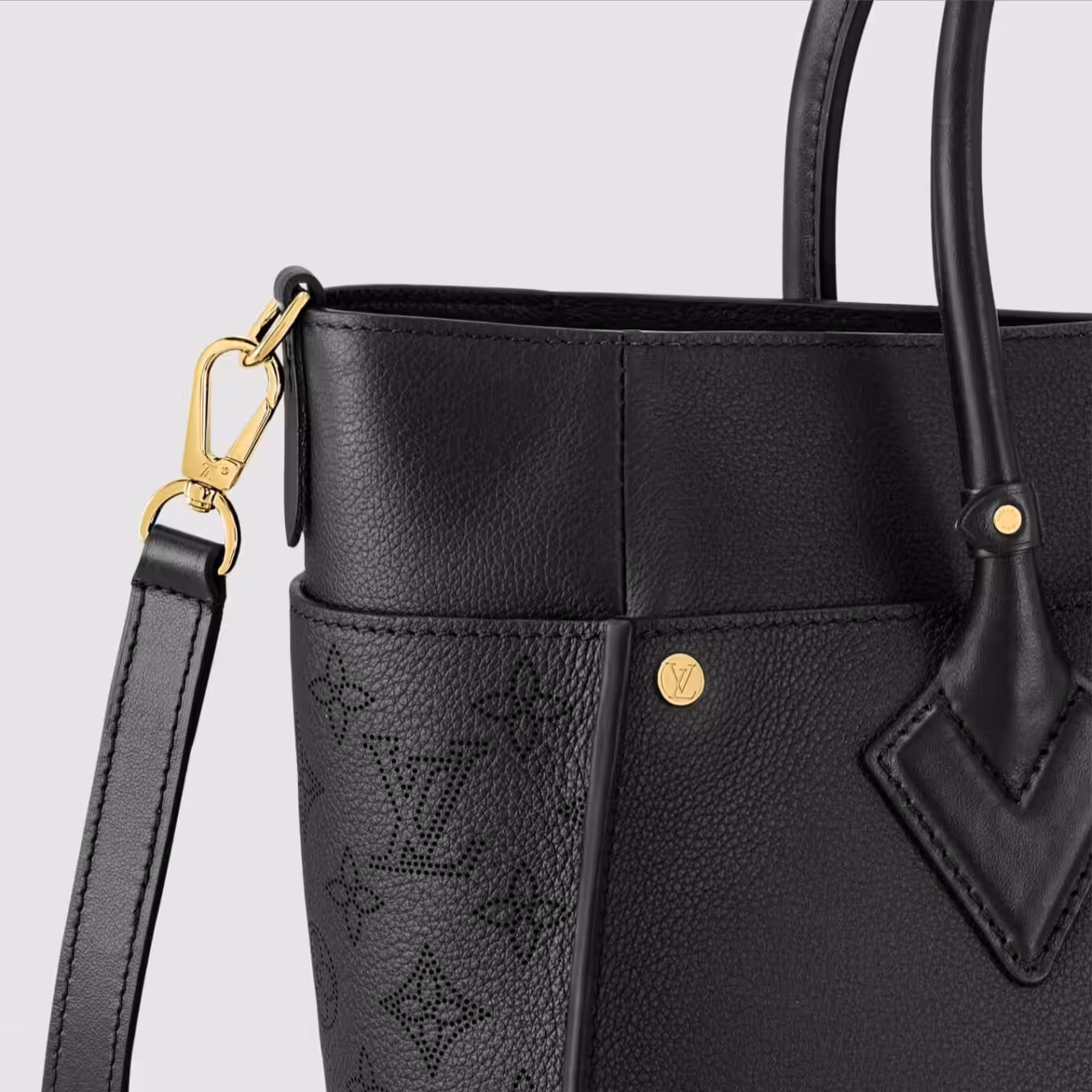 WhatsApp Image 2025-12-18 at 8.16.53 PM Louis Vuitton On My Side MM Handbag