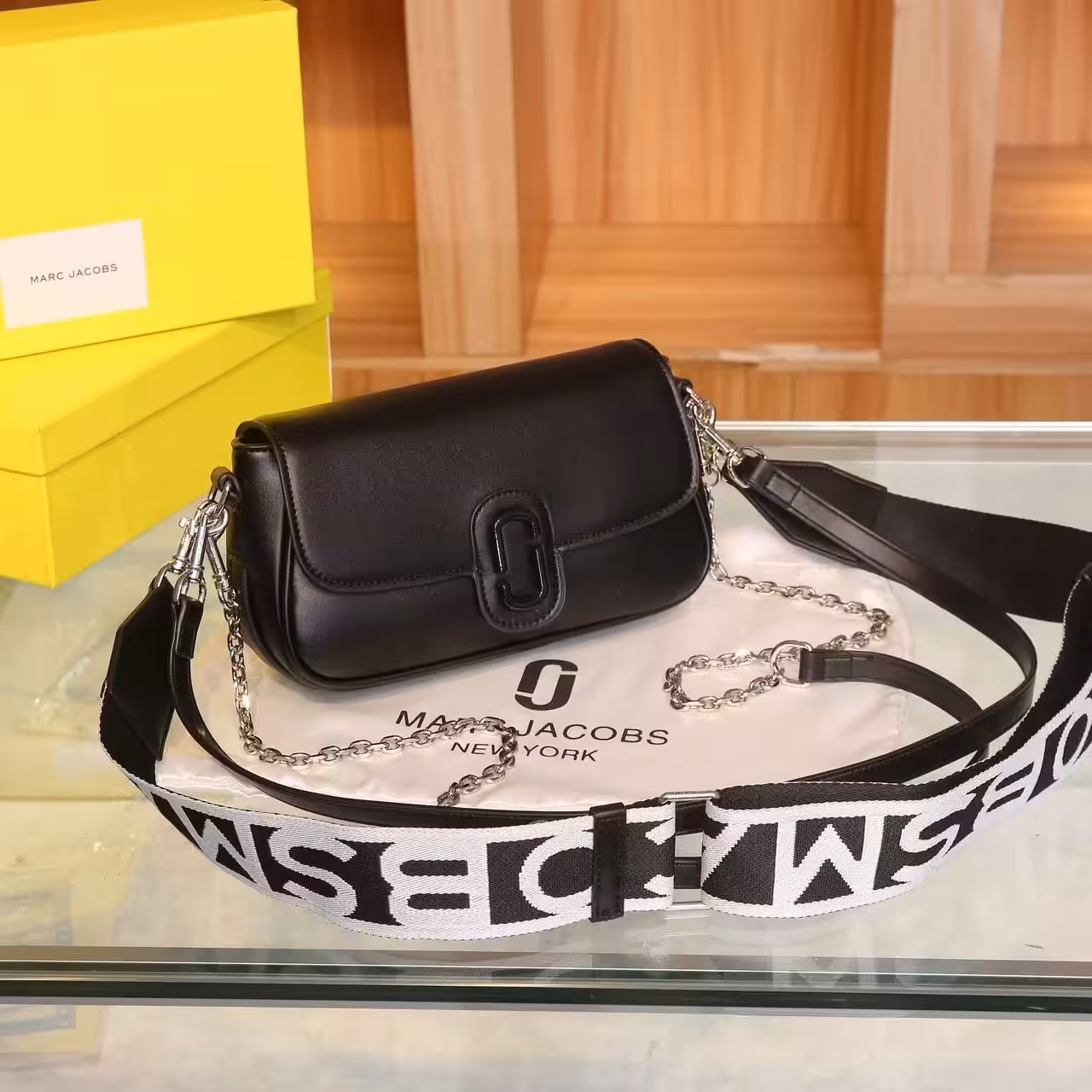 Marc Jacob The Clover Black Color Sling Bag (With Box)