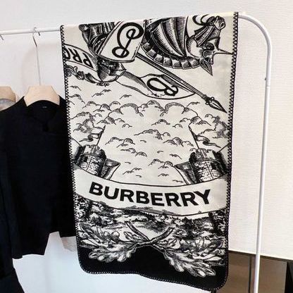 Burberry Black And Off white Wide Reversible Stole