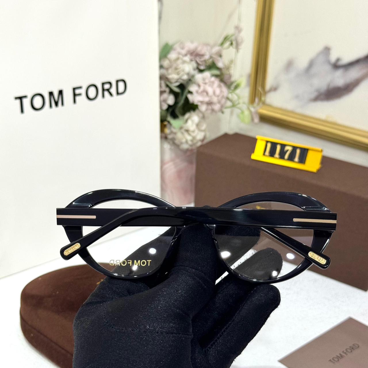 Tom Ford Round Frame Black Acetate Gold T Logo Women’s Eyeglasses
