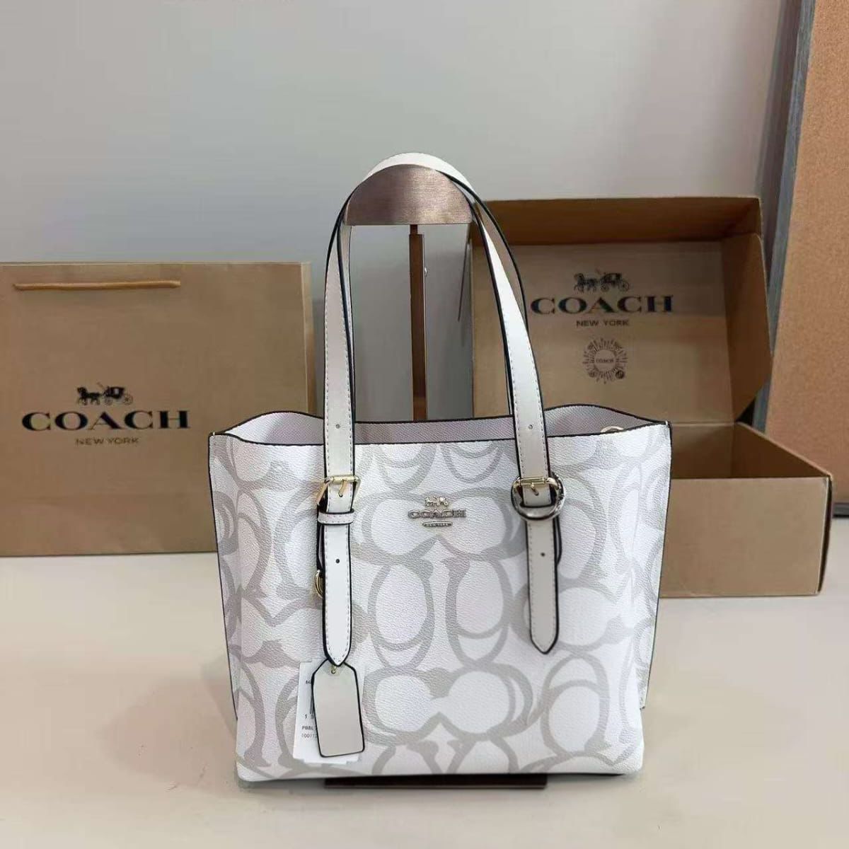 Coach Mollie 25 White Medium Tote (With Box)