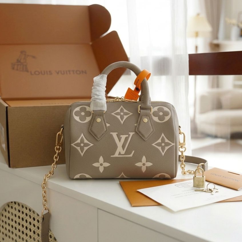 Louis Vuitton Speedy Bandoulière 20 Khaki Color Handbag (With Box)