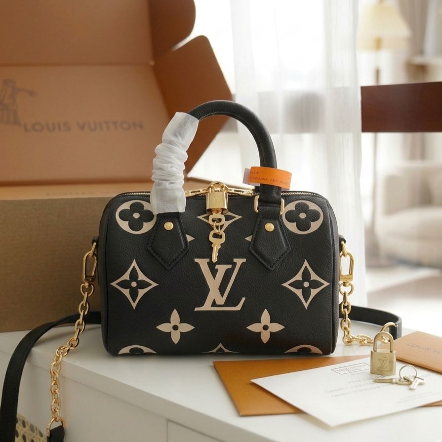 Louis Vuitton Speedy Bandoulière 20 Black Color Handbag (With Box)