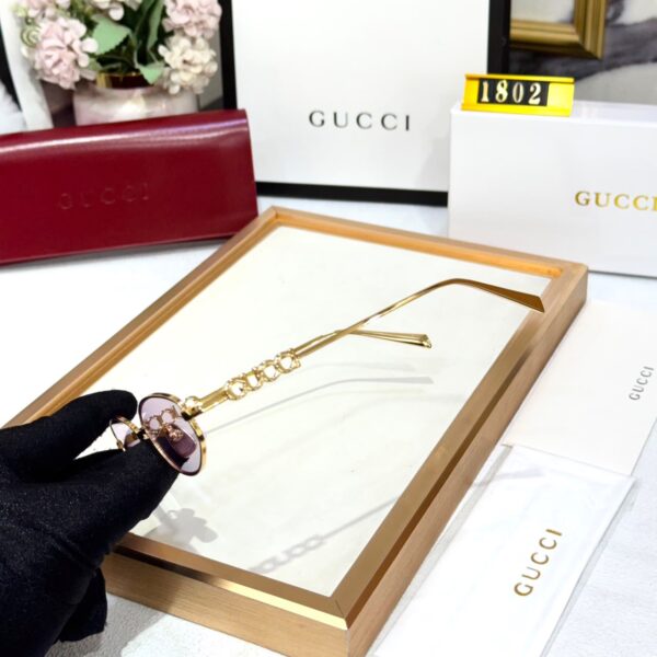 Gucci Pink Narrow Oval Women’s Premium Sunglass