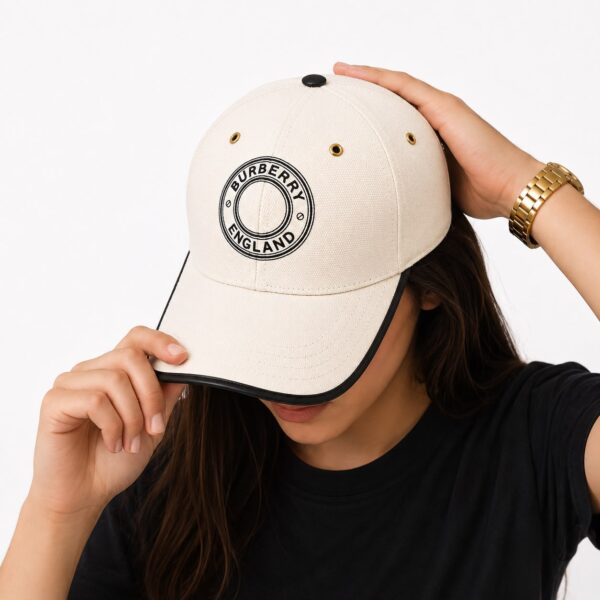 Burberry Beige Black Unisex Baseball Cap